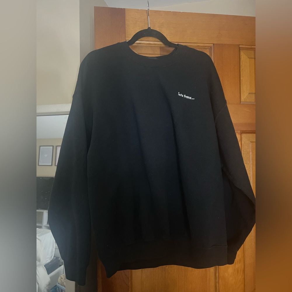 Iets Fran’s black crewneck from urban outfitters